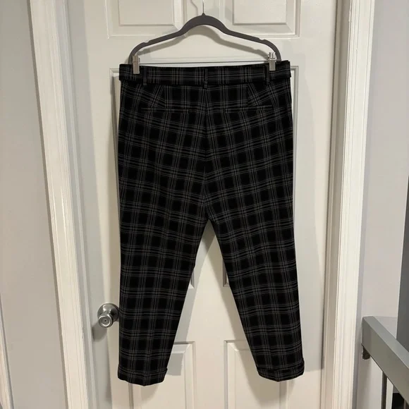 LOFT Devin Belted Slim Pants in Plaid - Picture 4 of 7